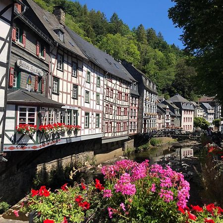 Apartment Am Fluss Im Haus An Der Rur 몬샤우 외부 사진