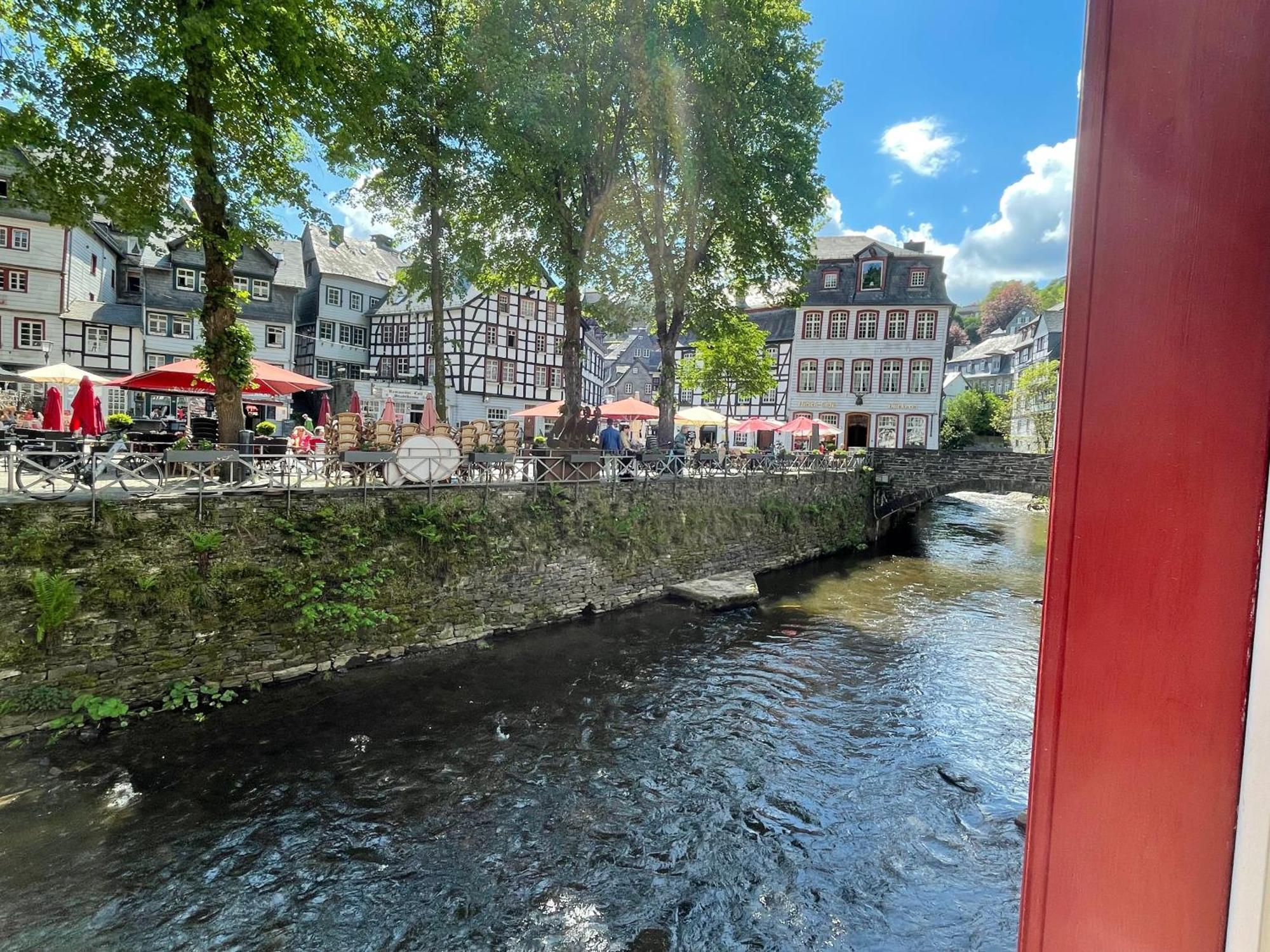 Apartment Am Fluss Im Haus An Der Rur 몬샤우 외부 사진