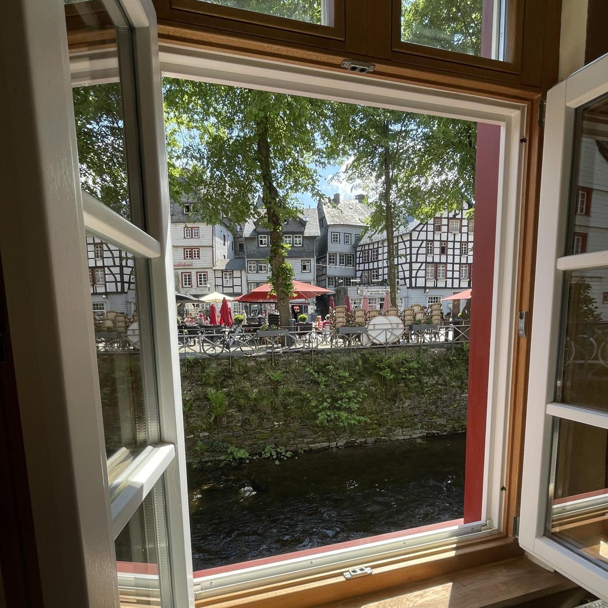 Apartment Am Fluss Im Haus An Der Rur 몬샤우 외부 사진
