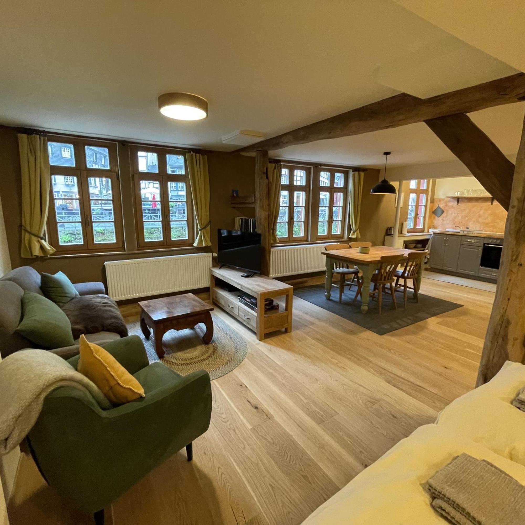 Apartment Am Fluss Im Haus An Der Rur 몬샤우 외부 사진